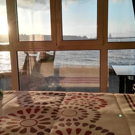 Espectacular Piso De 2 Con Impresionantes Vistas Al Mar Y Parking Gratuito En El Propio Edificio Apartment
