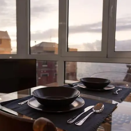 Espectacular Piso De 2 Con Impresionantes Vistas Al Mar Y Parking Gratuito En El Propio Edificio Appartement *