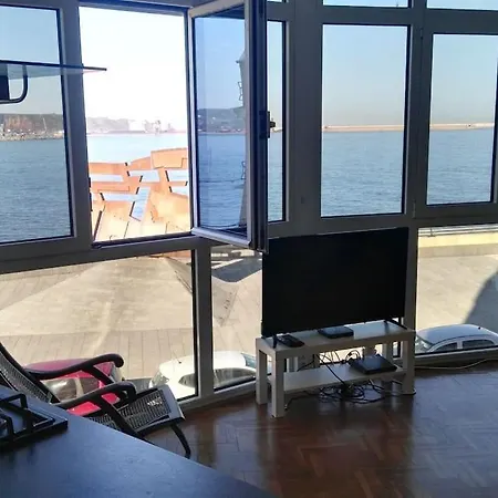 Espectacular Piso De 2 Con Impresionantes Vistas Al Mar Y Parking Gratuito En El Propio Edificio * Gijón